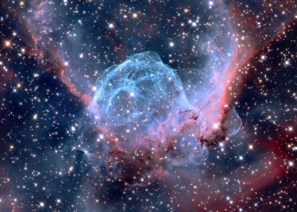 토로의 헬멧 성운(Thor's Helmet Nebura, NGC2359)