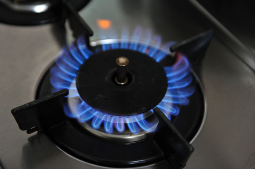 가정의 가스 기기에서 많은 가스가 새고 있다.