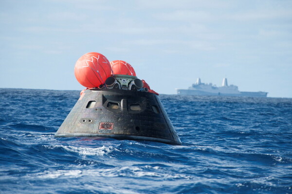 O último teste de pouso no Oceano Pacífico para a cápsula Orion 2014 (Exploration Flight Test Mission-1).  Fonte: NASA