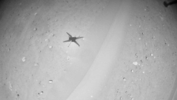인제뉴이티가 화성 비행 중에 촬영한 지표면. [사진=NASA / JPL-CALTECH]