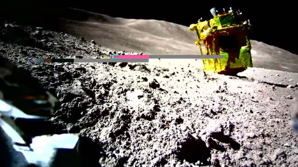 달 탐사선 SLIM은 19일 착륙시도 도중 오작동으로 부분적으로 추력을 읽어버리면서 거꾸로 착륙했다. [사진=JAXA]